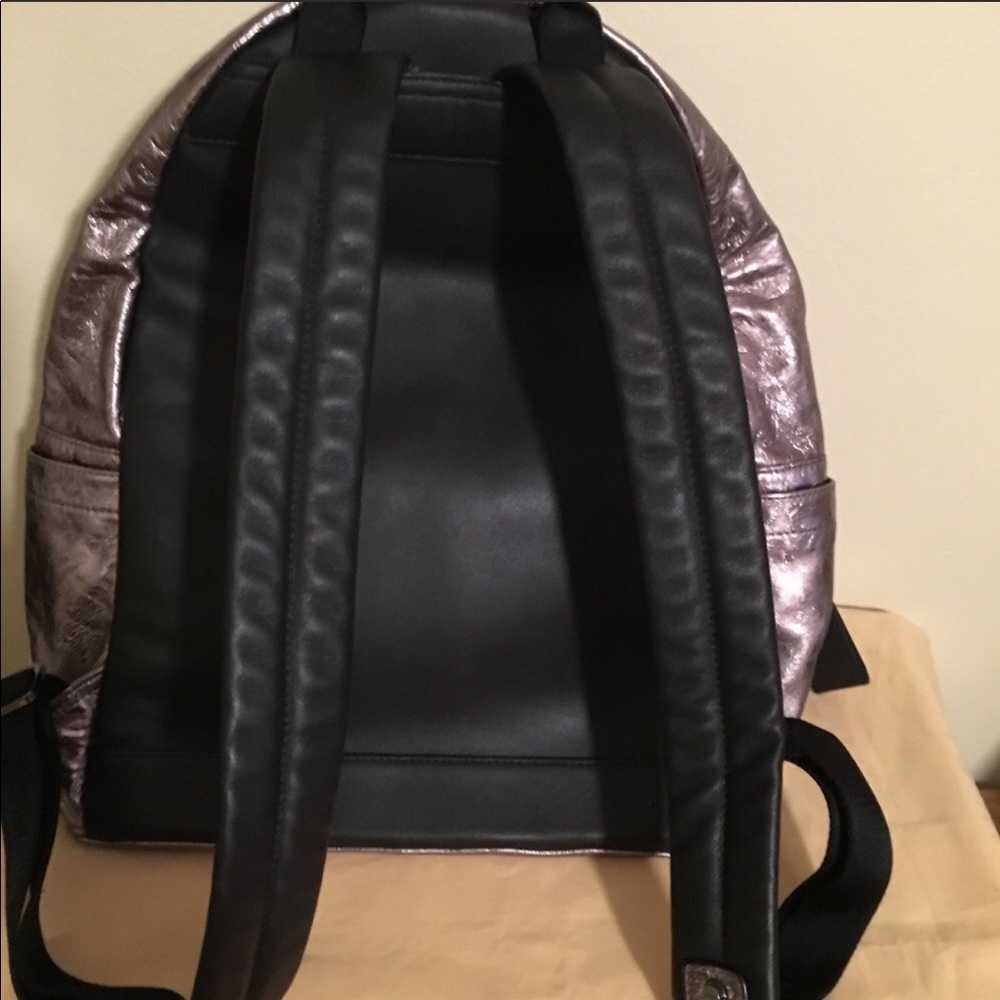 ❌SOLD❌MCM transformer backpack - Picture 2 of 6